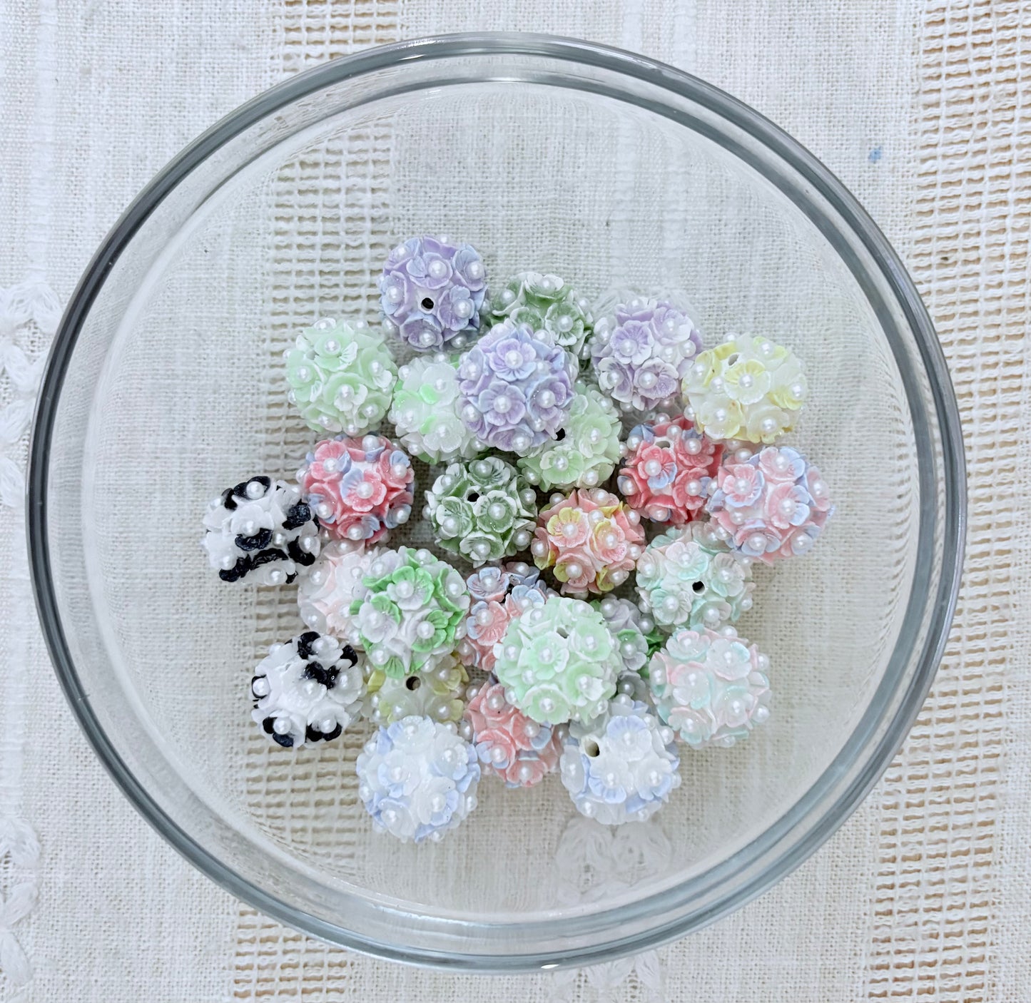 Flowers with Pearls 20mm Bead Mix (2 pcs.)