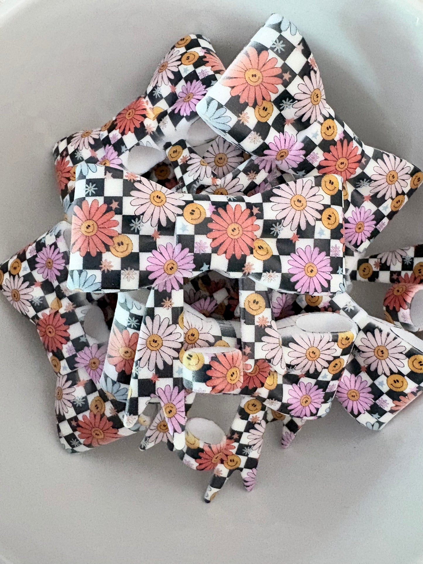 Checkered Flowers Straw Topper