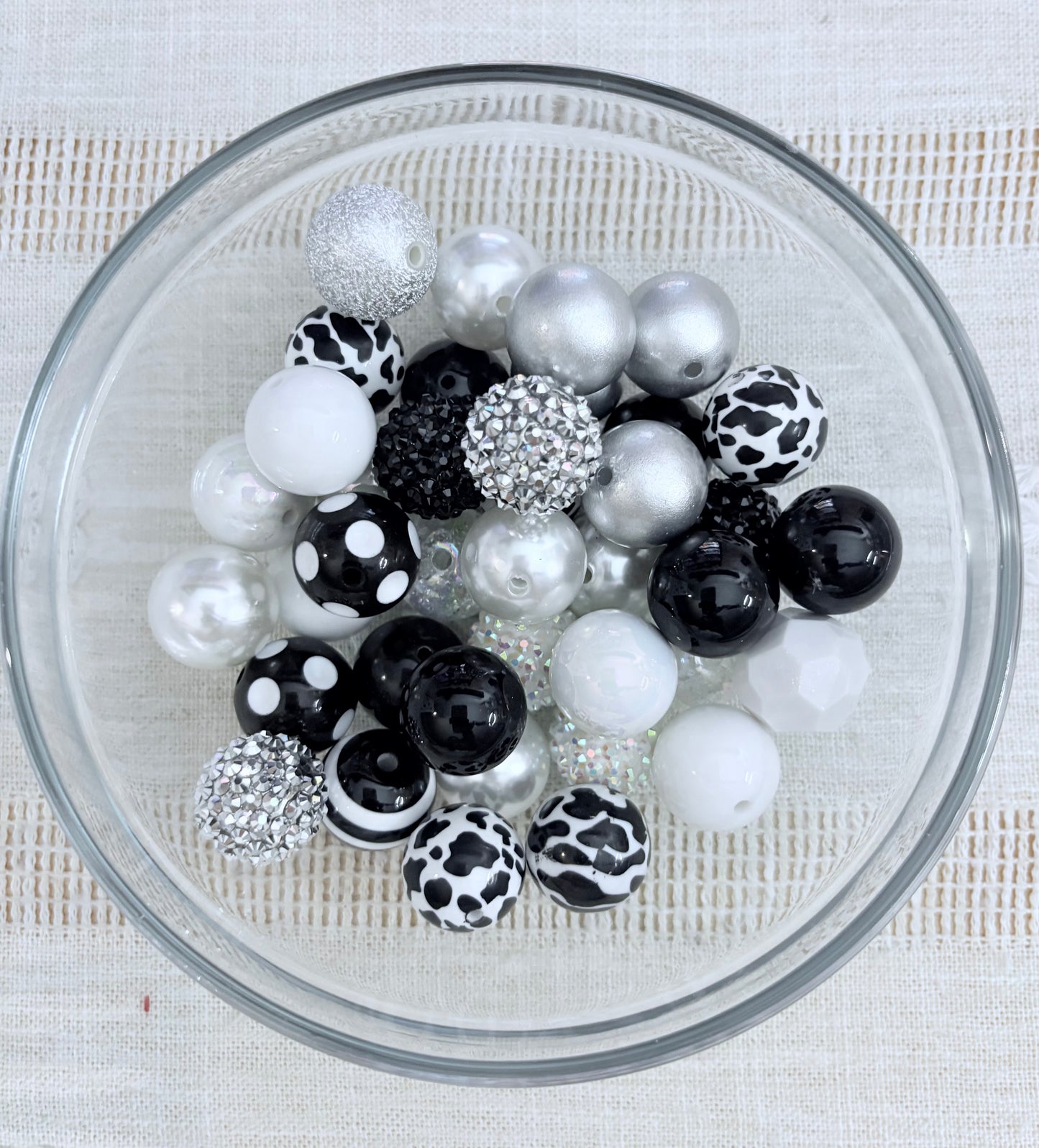 Black & White 20mm Bead Mix (6pcs)