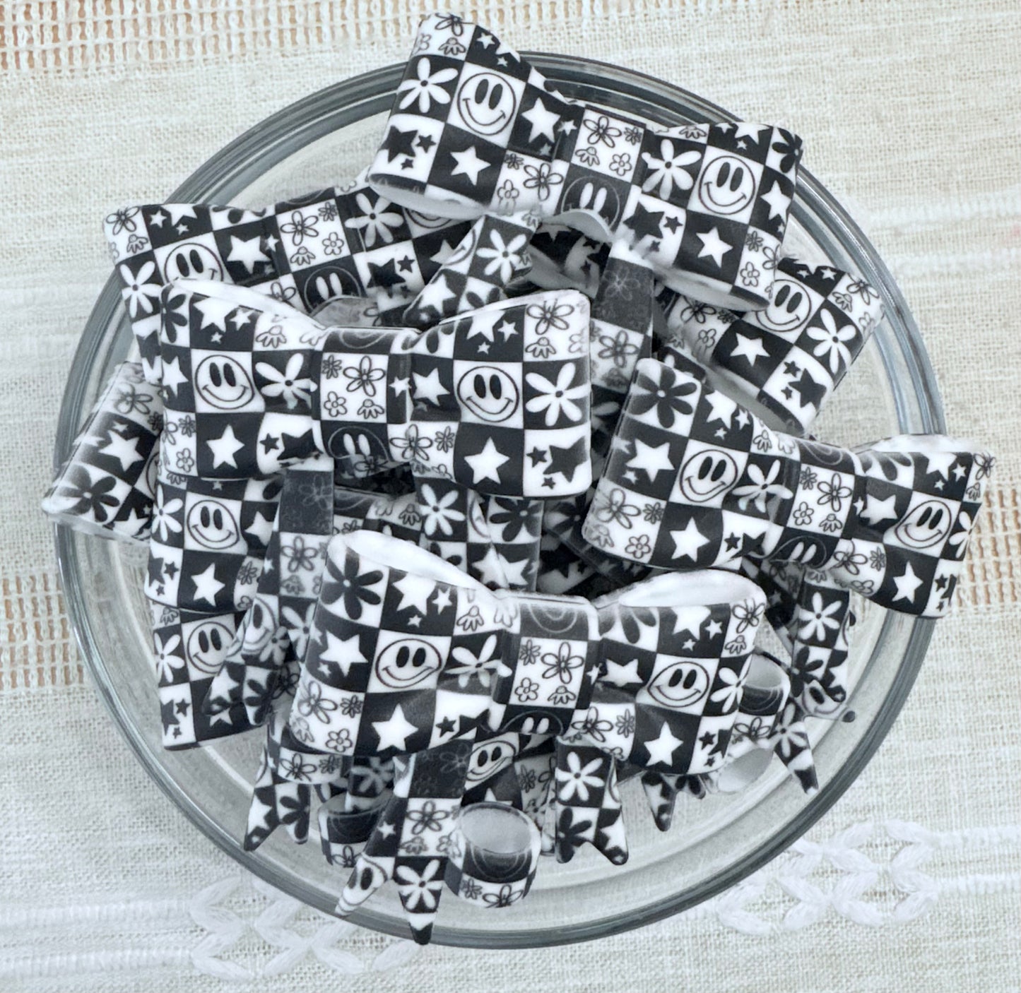Checkered Smiley Silicone Straw Topper