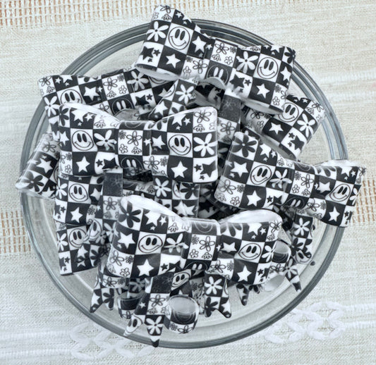 Checkered Smiley Silicone Straw Topper