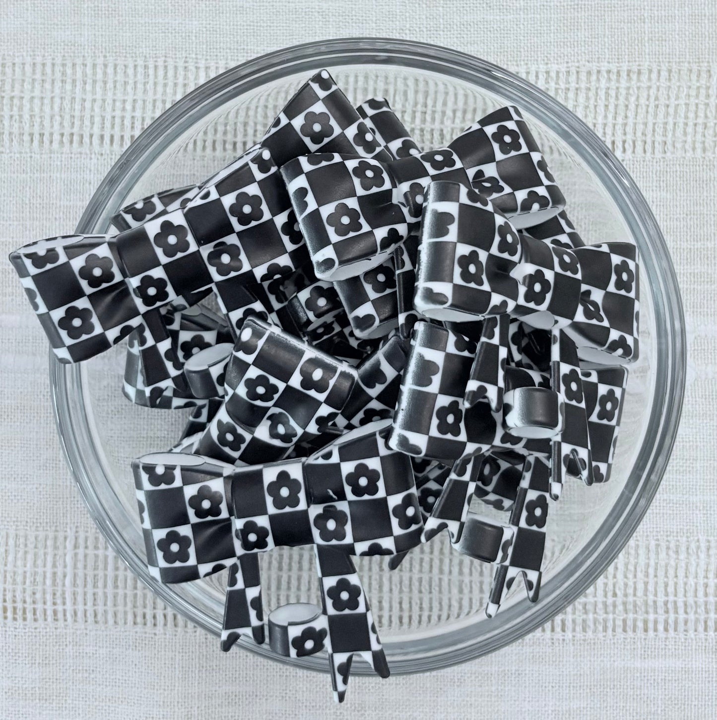 Black & White Flowers Silicone Bow Straw Topper